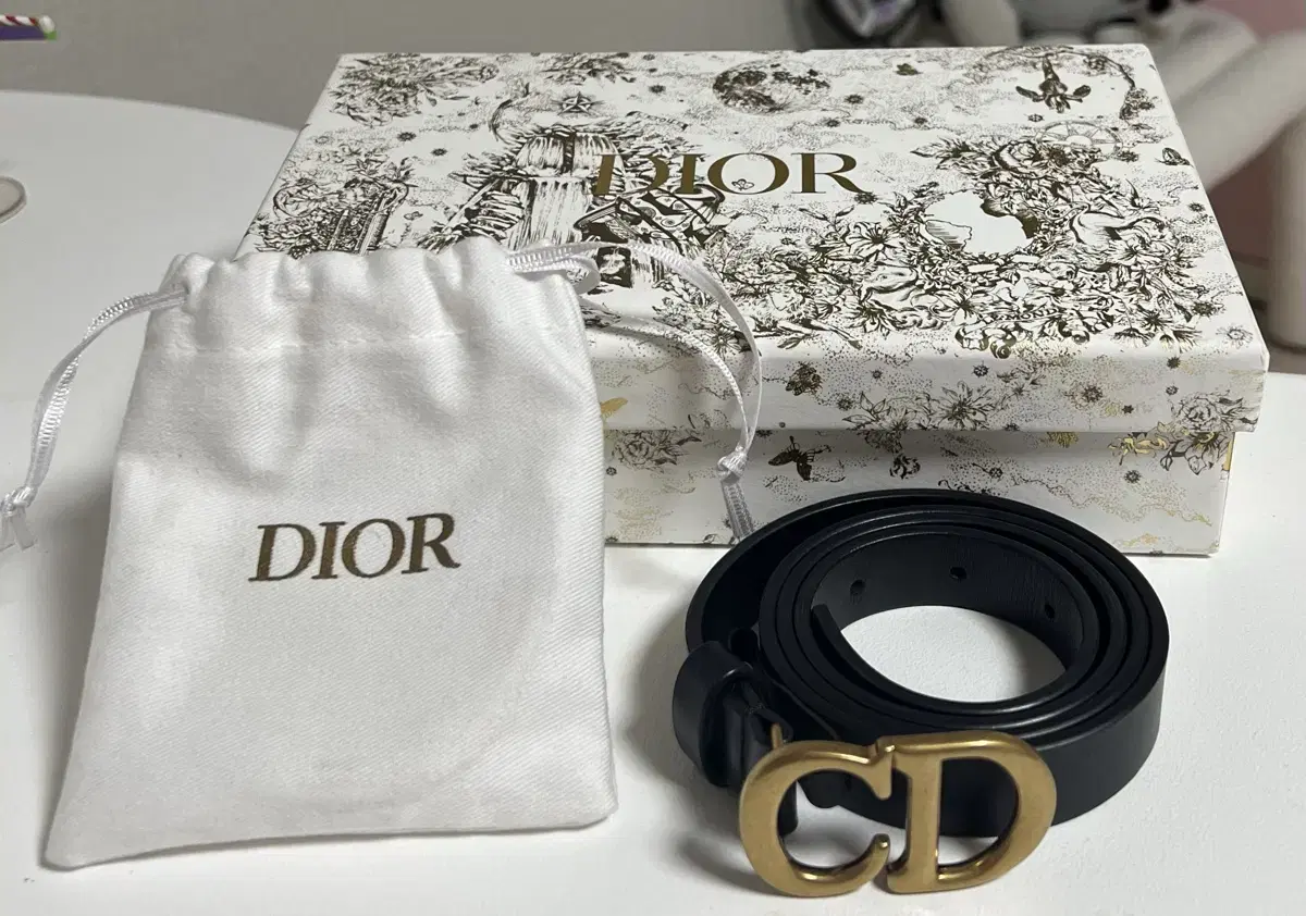 Dior 디올 새들 벨트 90 , 파우치, 홀리데이전용 박스